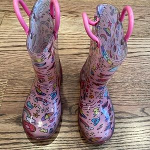 Toddler size 7 rain boots Olive & Edie